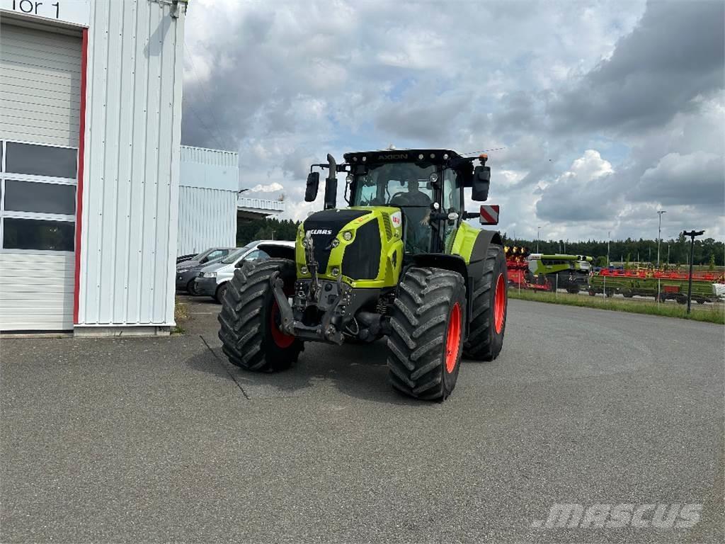 CLAAS Axion 870 Tractors