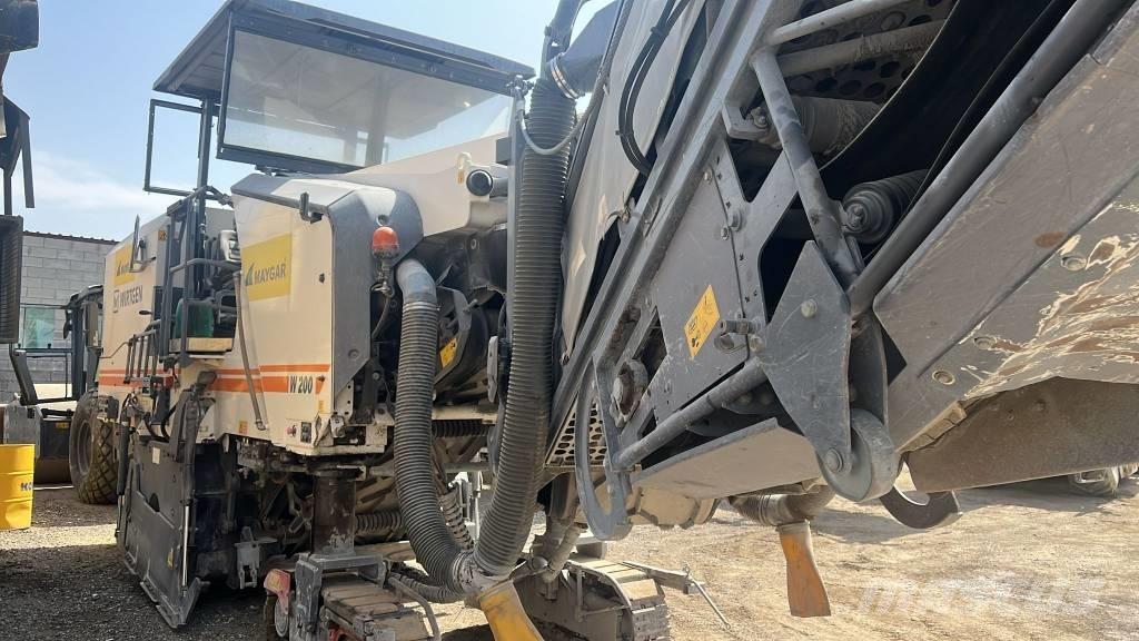 Wirtgen W 200 Asphalt splitting machines