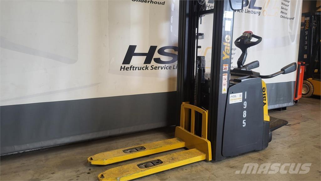 Yale MS14X-IL Self propelled stackers