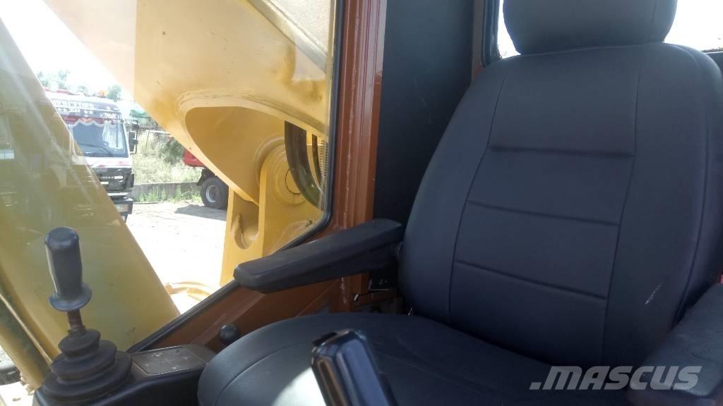 CAT 245 D ME Crawler excavators