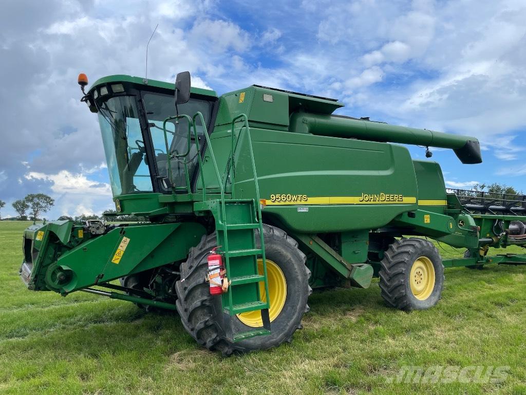 John Deere 9560 WTS Combine harvesters
