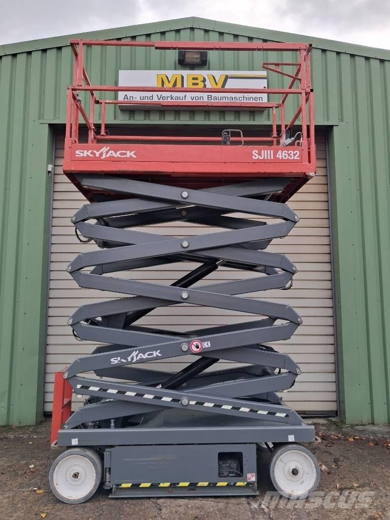 SkyJack SJ III 4632 Scissor lifts