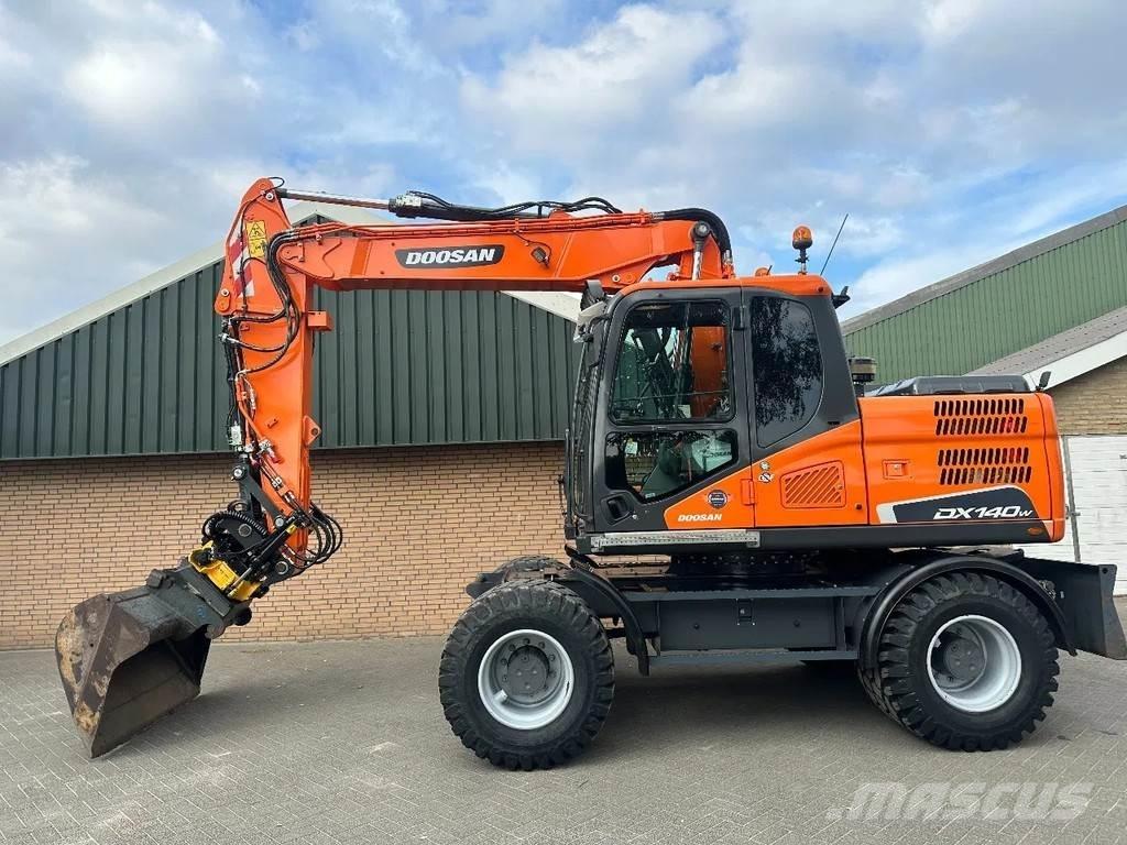 Doosan DX140W-5 Wheeled excavators
