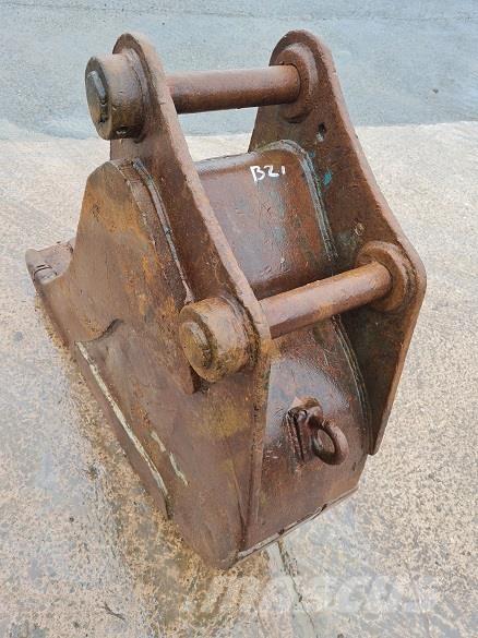  18 BUCKET, 60mm PINS Buckets