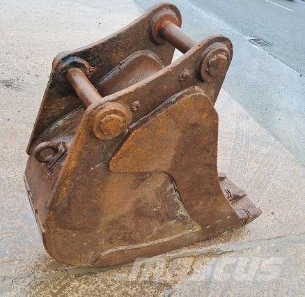  18 BUCKET, 60mm PINS Buckets