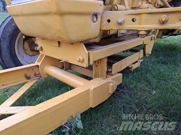 Ford 2000 TRACTOR Construction - Others