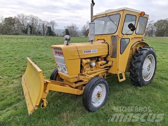 Ford 2000 TRACTOR Construction - Others