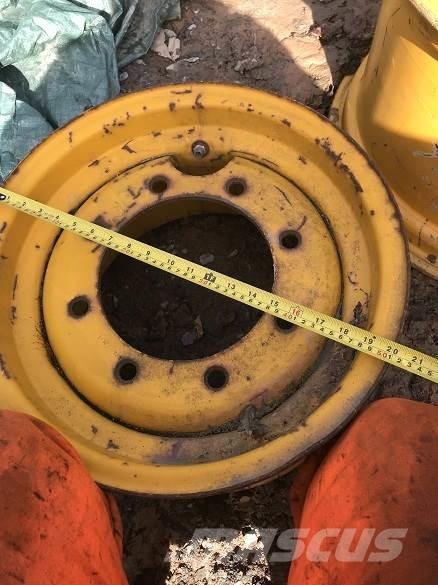  MASSEY FRONT WHEEL Tyres, wheels and rims