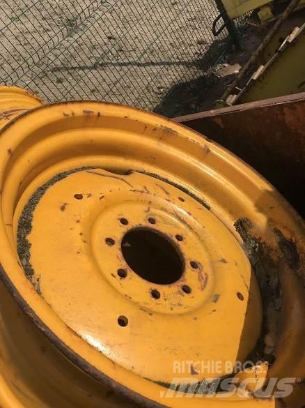  MASSEY REAR WHEEL Tyres, wheels and rims