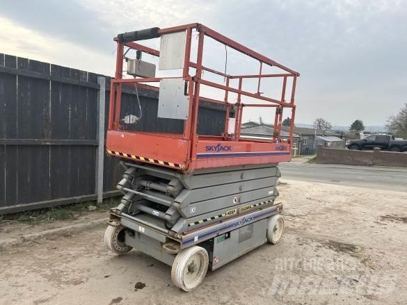 SkyJack SJ111-4632 Construction - Others