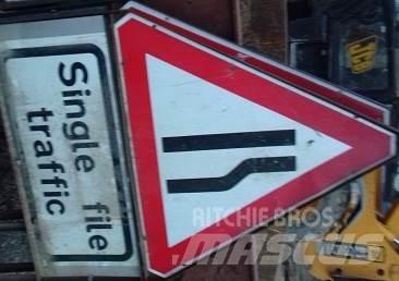  VARIOUS ROAD SIGNS Construction - Others
