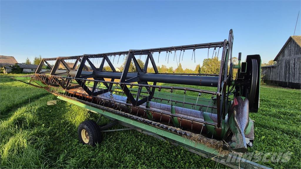 John Deere 1177 Combine harvesters