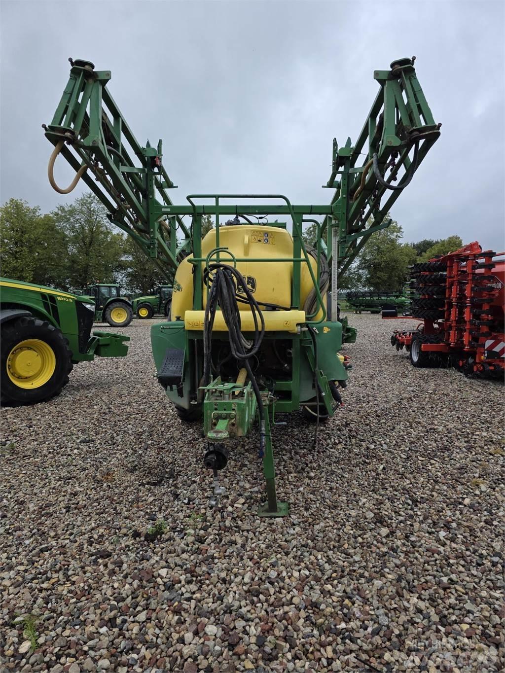 John Deere 732 Grape sprayers