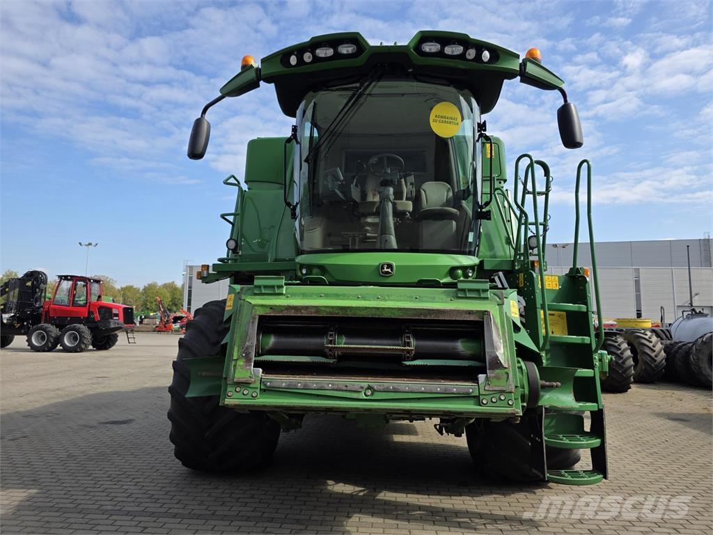John Deere T660 Combine harvesters