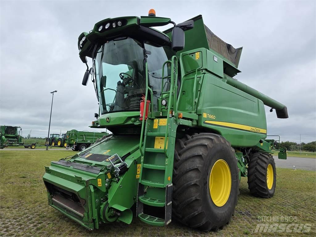 John Deere T660 Combine harvesters