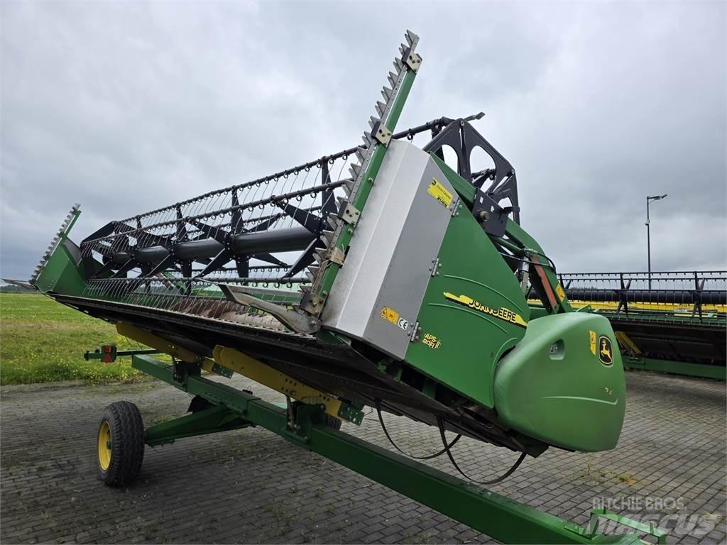 John Deere T660 Combine harvesters