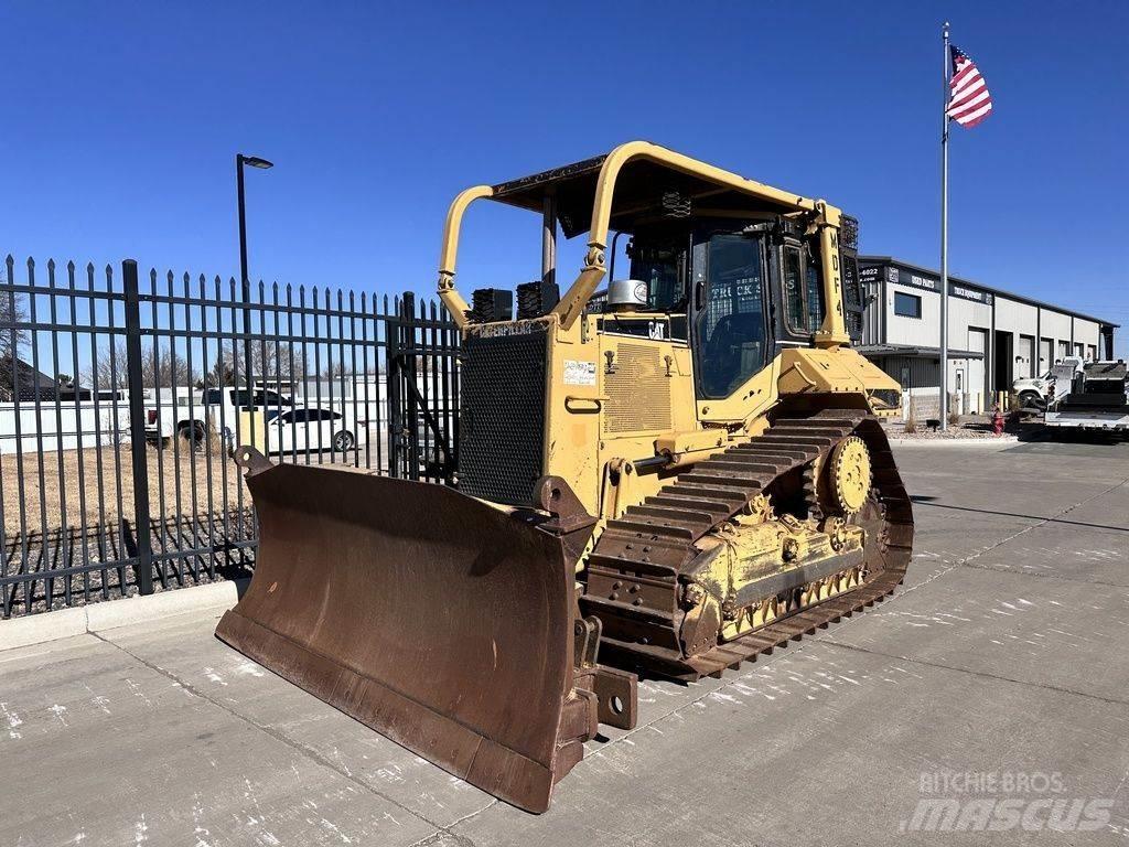 CAT D6M XL Crawler dozers