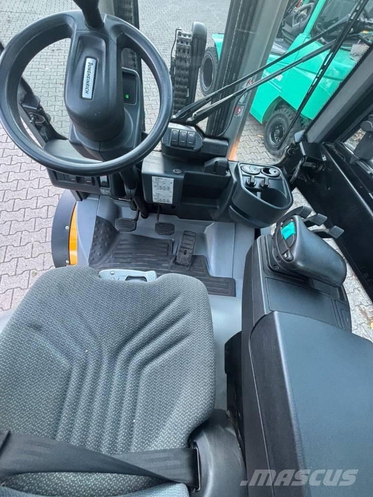 Jungheinrich TFG 435 LPG trucks