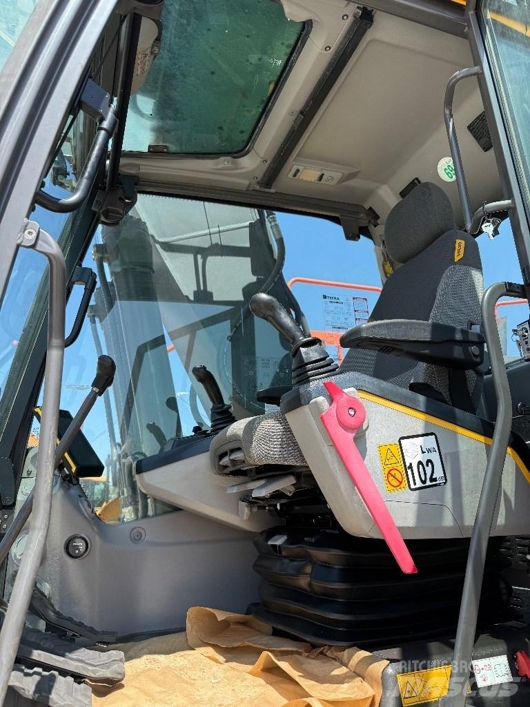 Volvo EC 220 E Crawler excavators