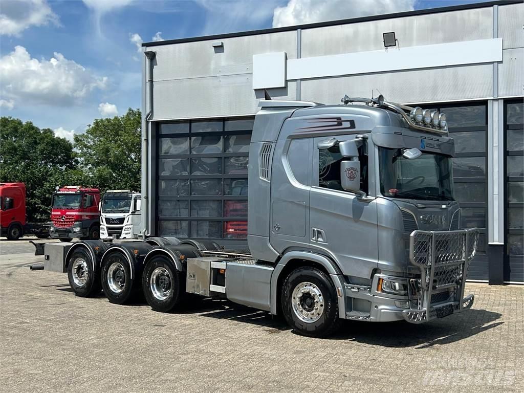 Scania R 650 8X4 Chassis Cab trucks