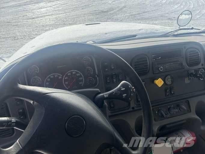 Freightliner M2-112 Box body trucks