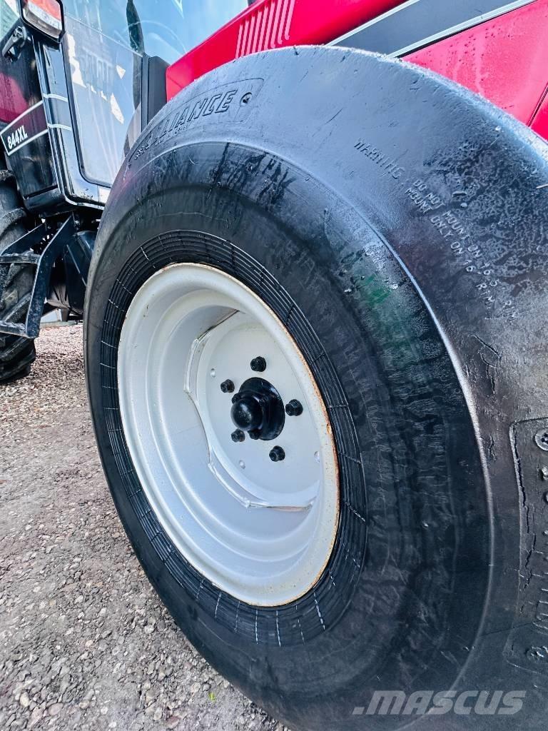CASE 844 XL Tractors