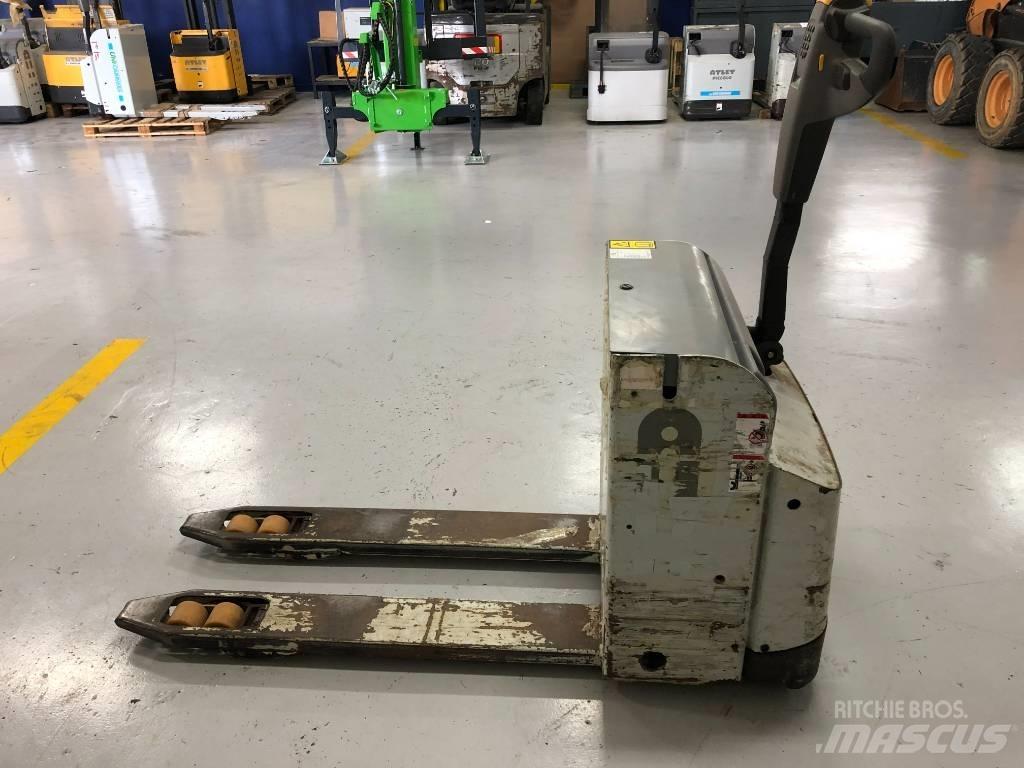 Atlet PLL200 Hand pallet stackers