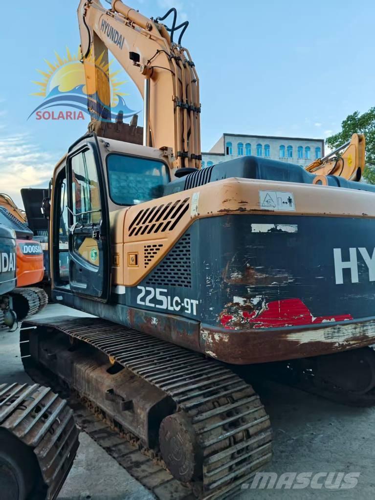 Hyundai 225LC Crawler excavators