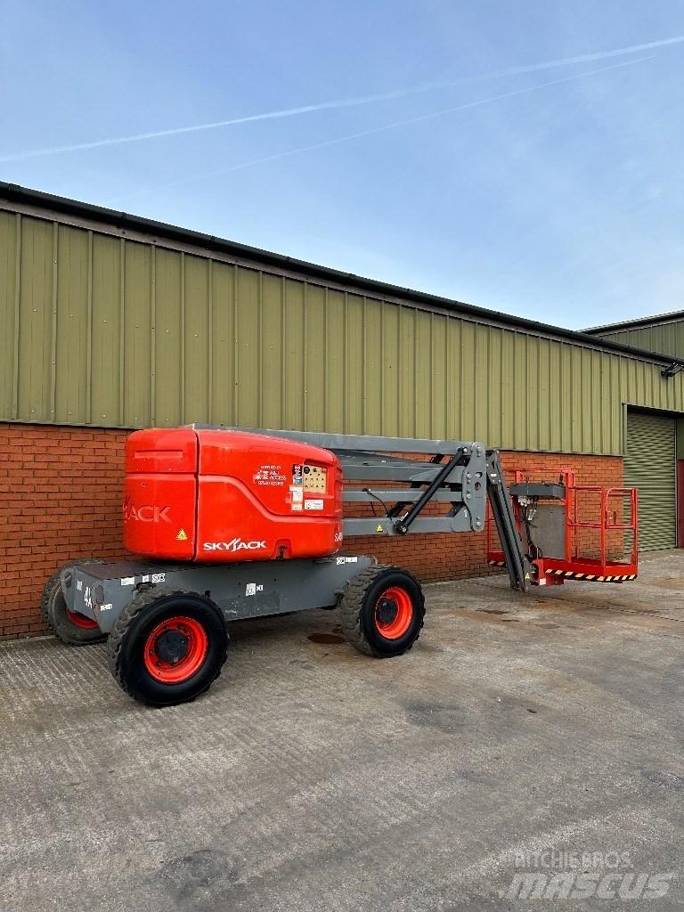 SkyJack SJ 46 AJ Articulated boom lifts