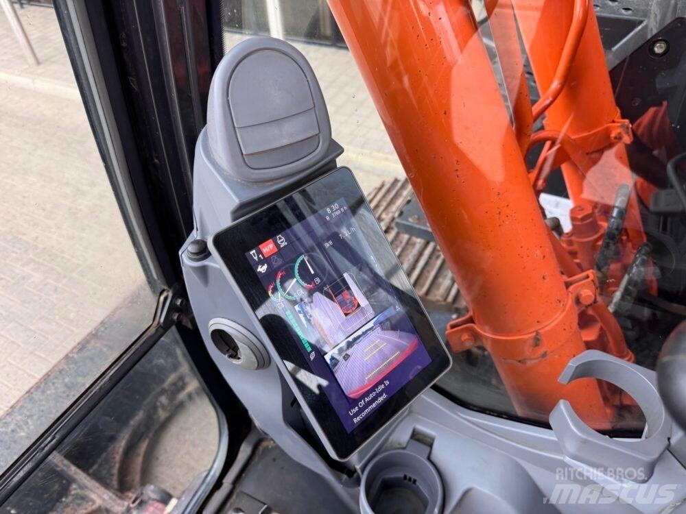 Hitachi ZX135USBL-7 Crawler excavators