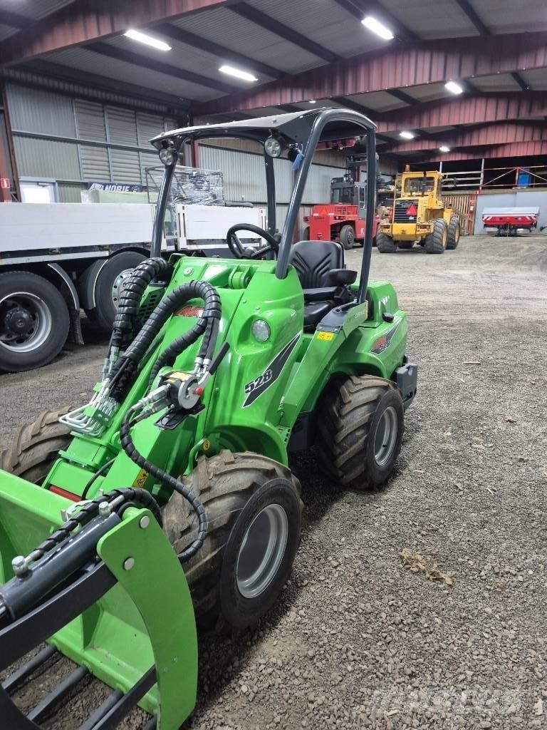 Avant 528 Multi purpose loaders
