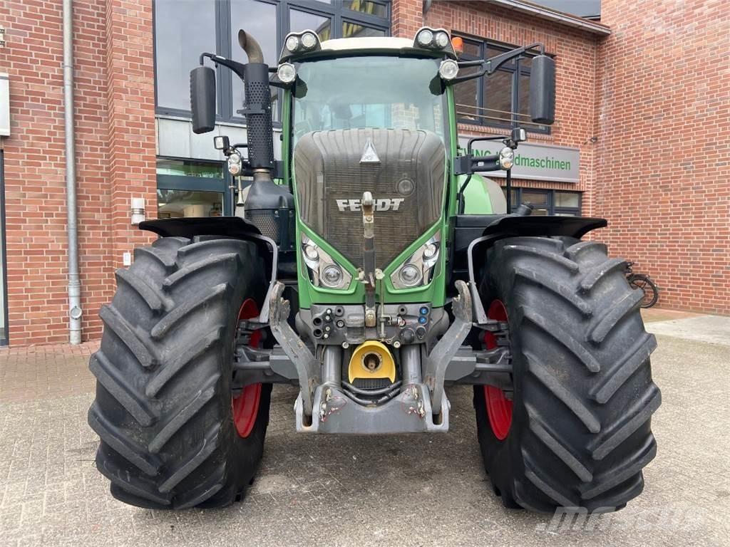 Fendt 828 Vario Tractors