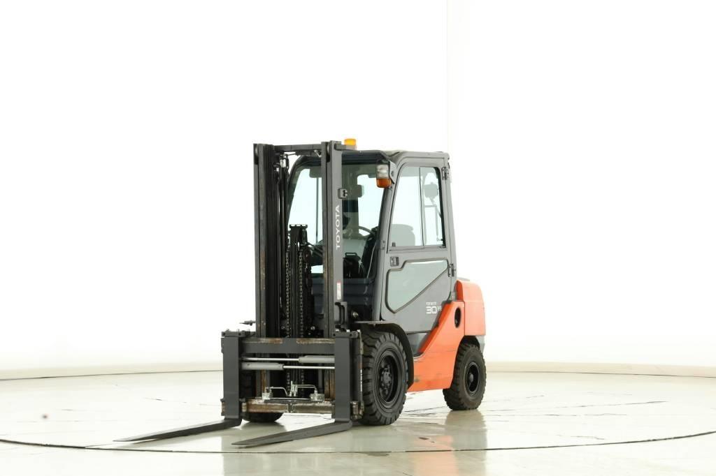 Toyota 02-8-FDF-30 Diesel trucks