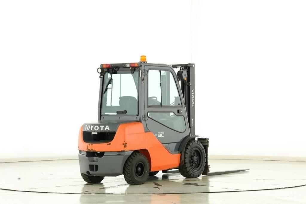 Toyota 02-8-FDF-30 Diesel trucks