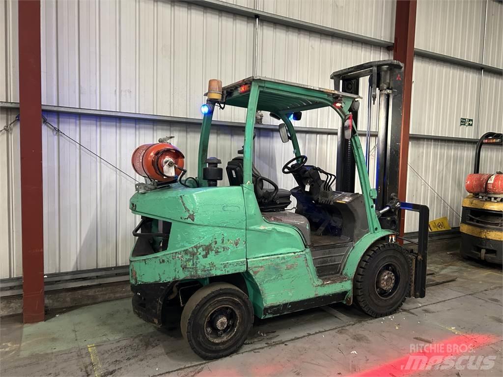 Mitsubishi FG40NT LPG trucks
