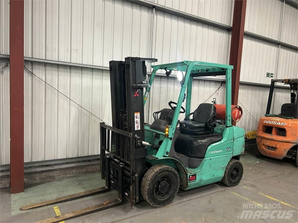 Mitsubishi FG25NT LPG trucks
