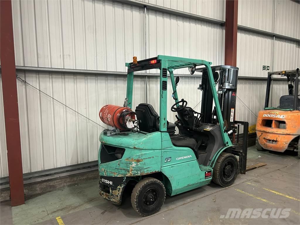 Mitsubishi FG25NT LPG trucks