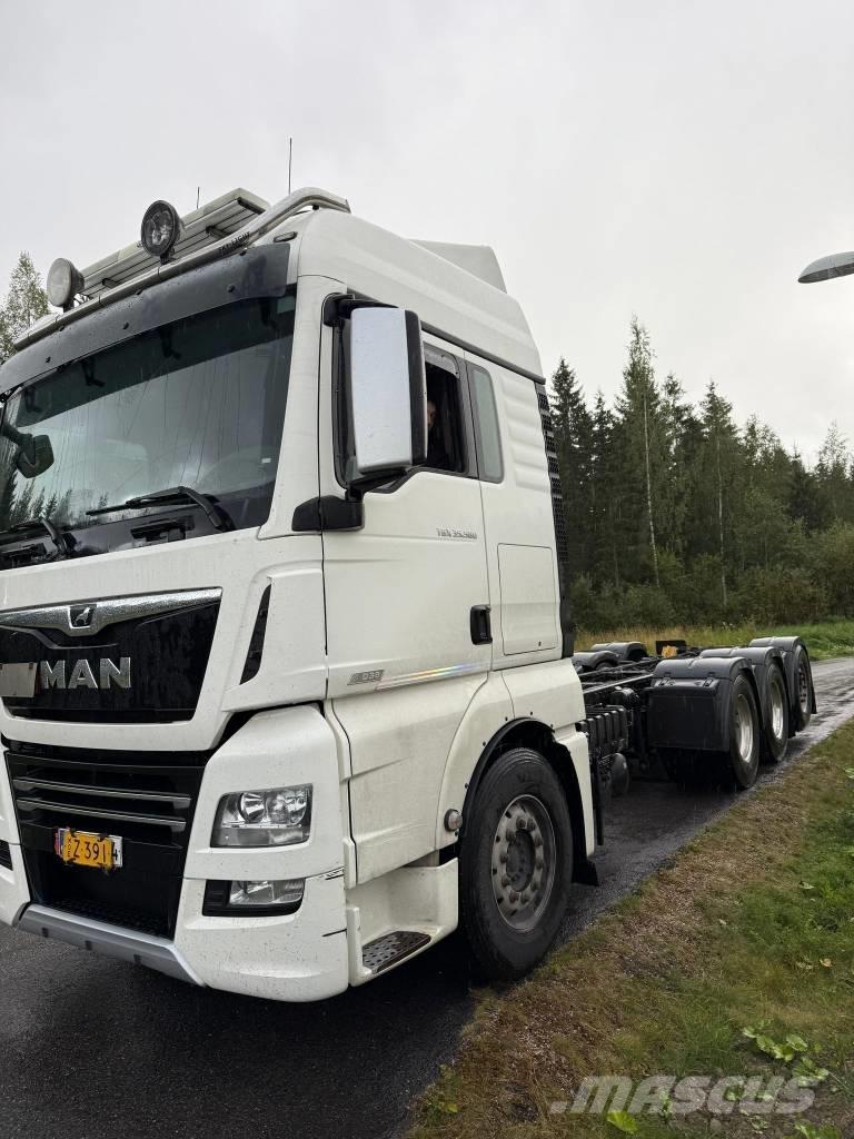 MAN TGX 32.580 Beavertail Flatbed / winch trucks