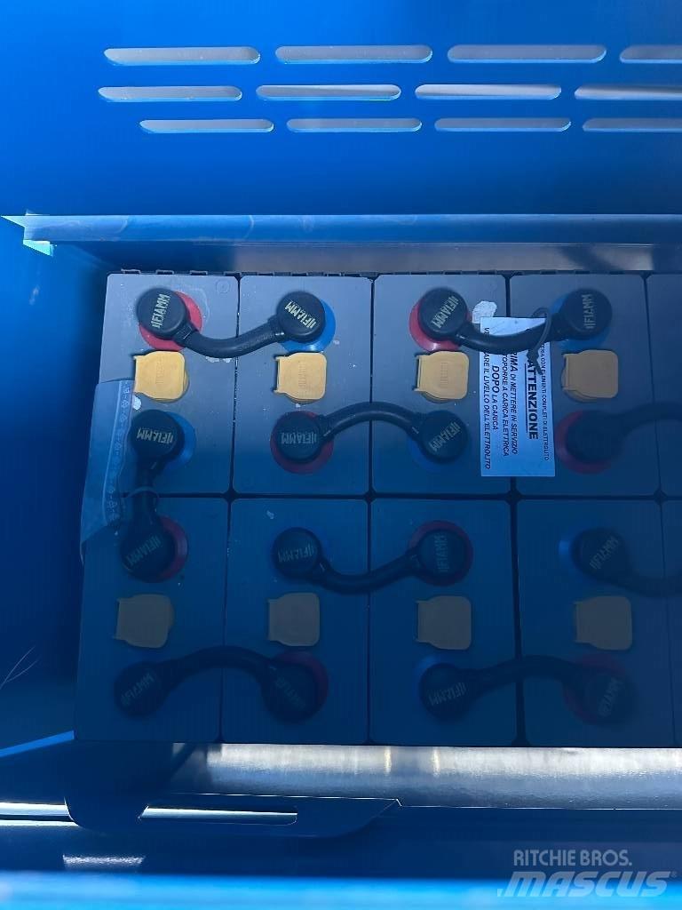 Imer IT17220 Scissor lifts