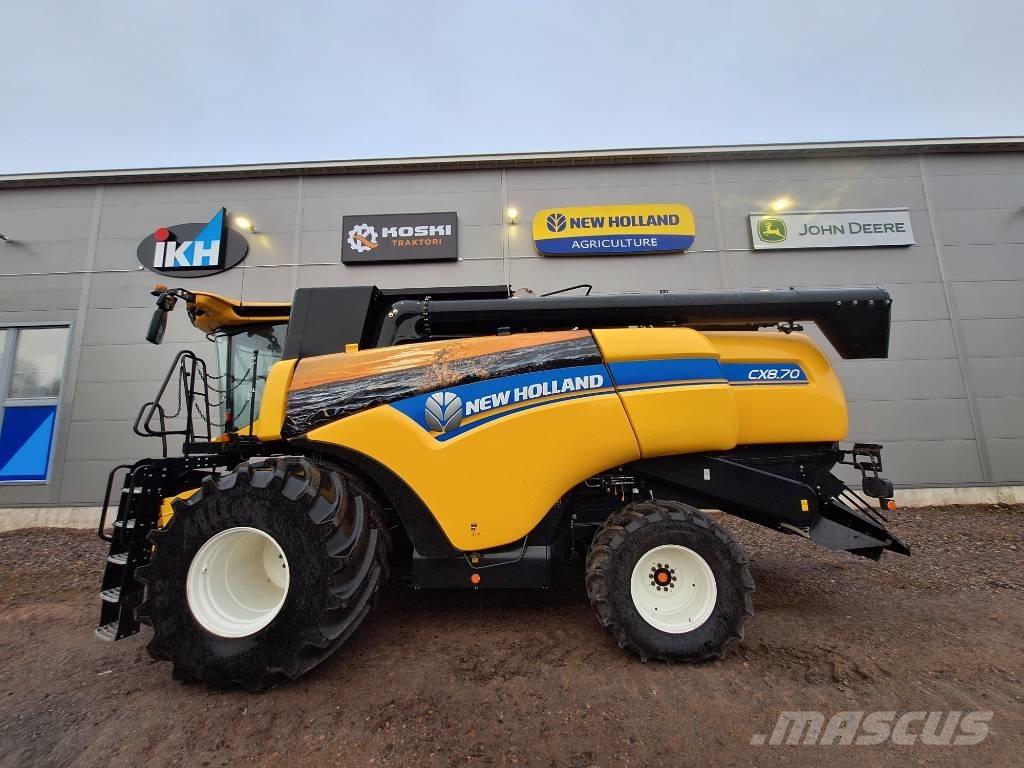 New Holland CX 8.70 Combine harvesters
