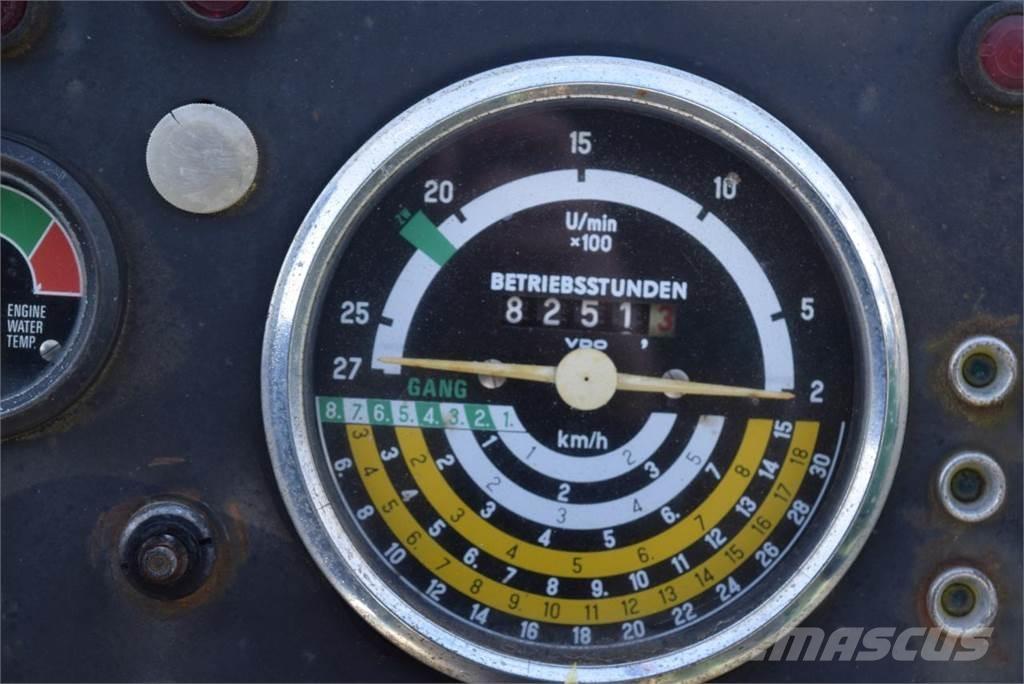 John Deere 2130 Tractors