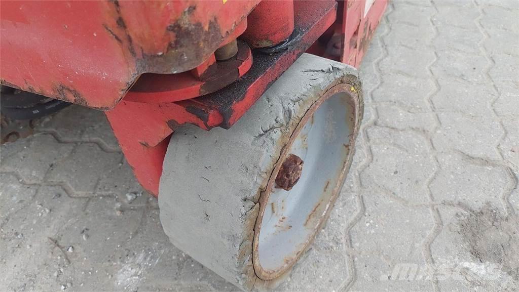 Manitou 78SEC Scissor lifts