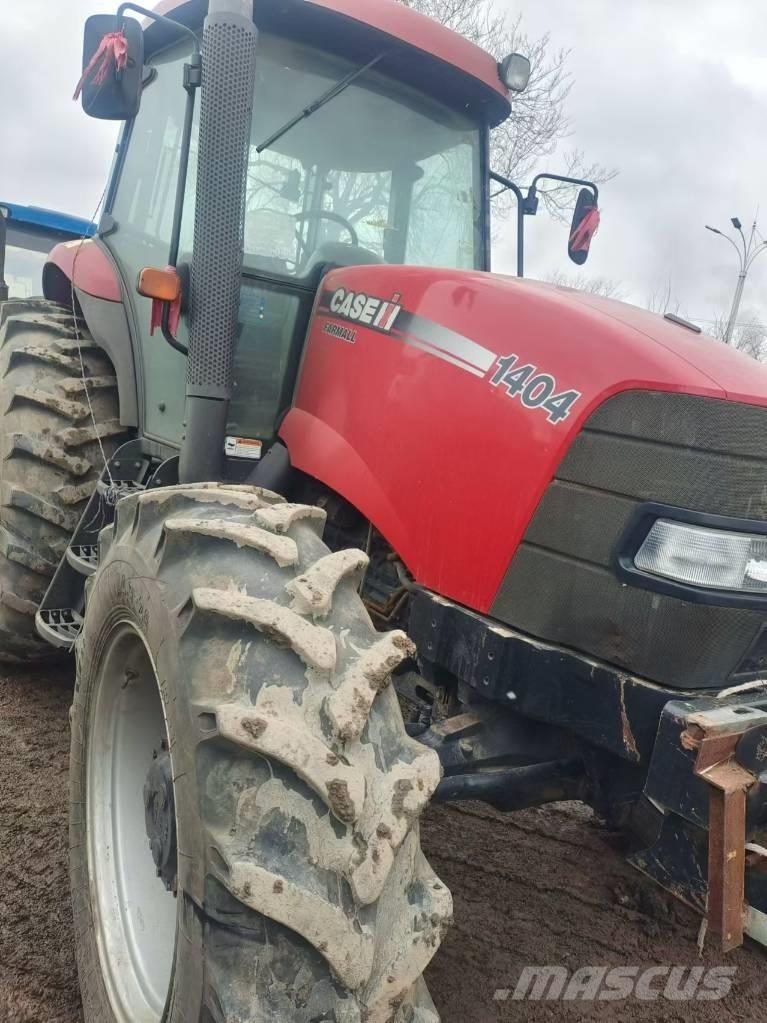 Case IH FARMALL 1404 Tractors