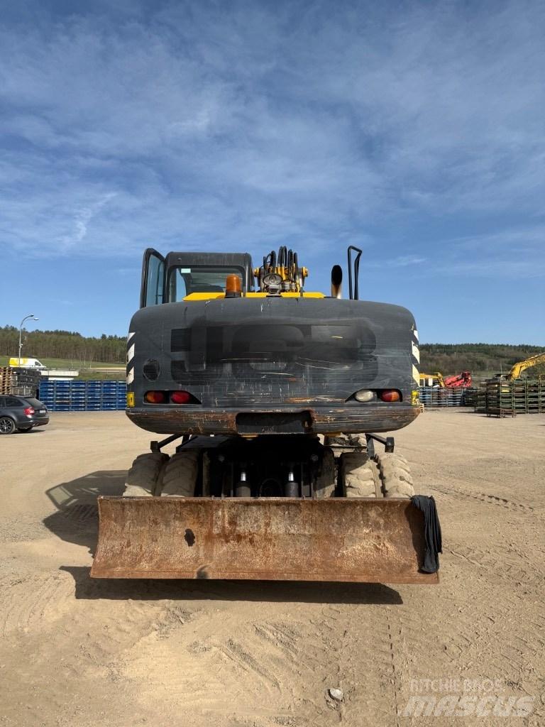 JCB JS 145 W Wheeled excavators