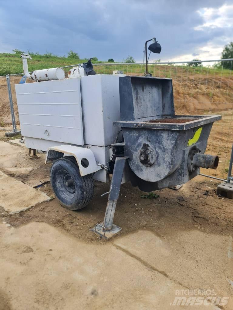  REED PUTZMEISTER M40 Concrete pump trucks