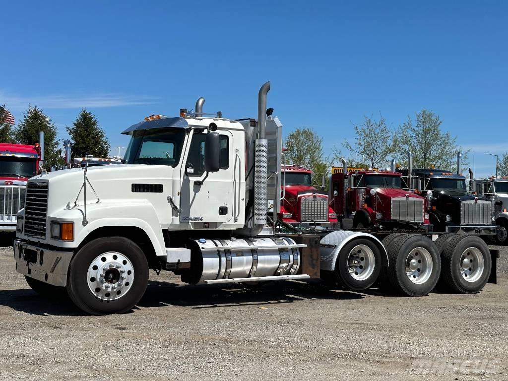Mack CHU613 Tractor Units