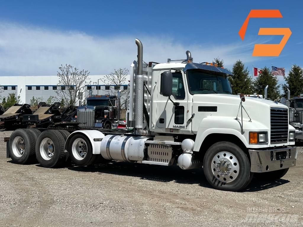Mack CHU613 Tractor Units