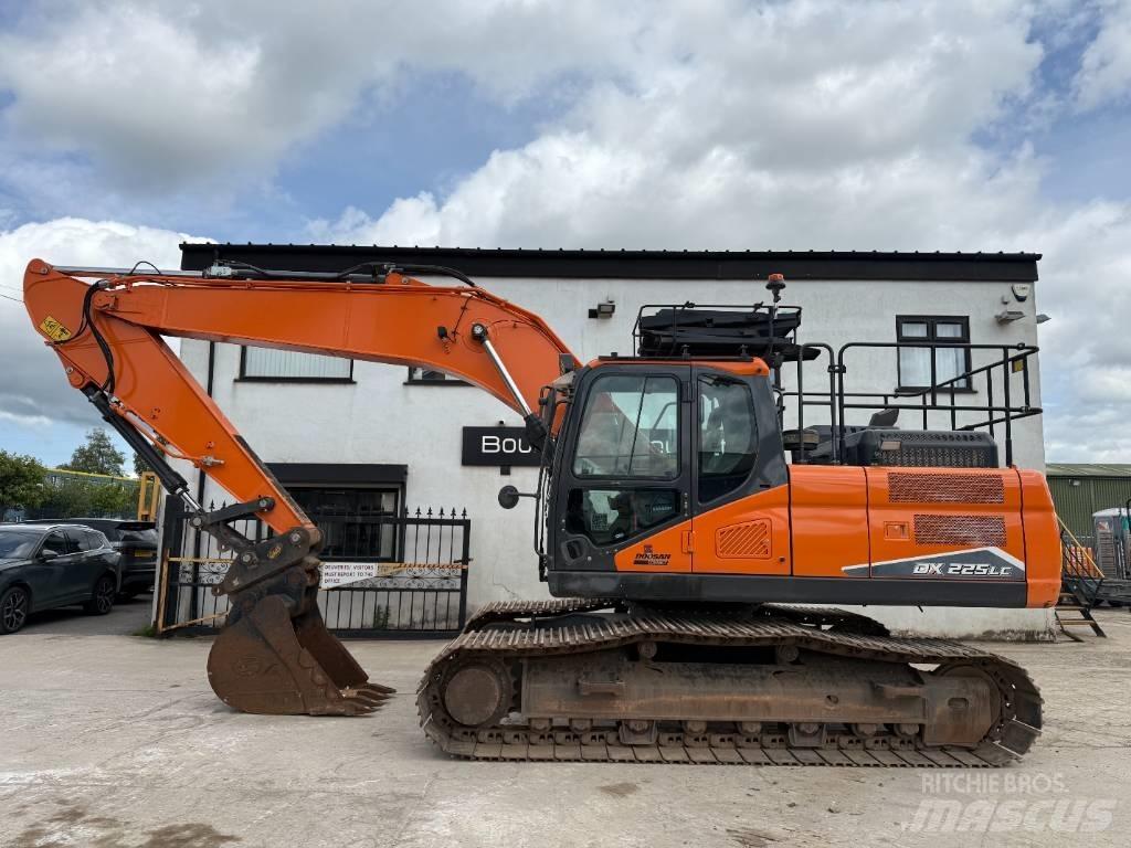 Doosan DX225LC-7 Crawler excavators