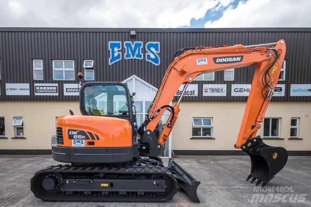 Doosan DX 85 R Midi excavators  7t - 12t