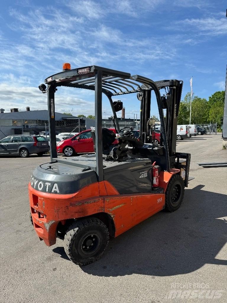 Toyota 8FBMT45 Electric forklift trucks